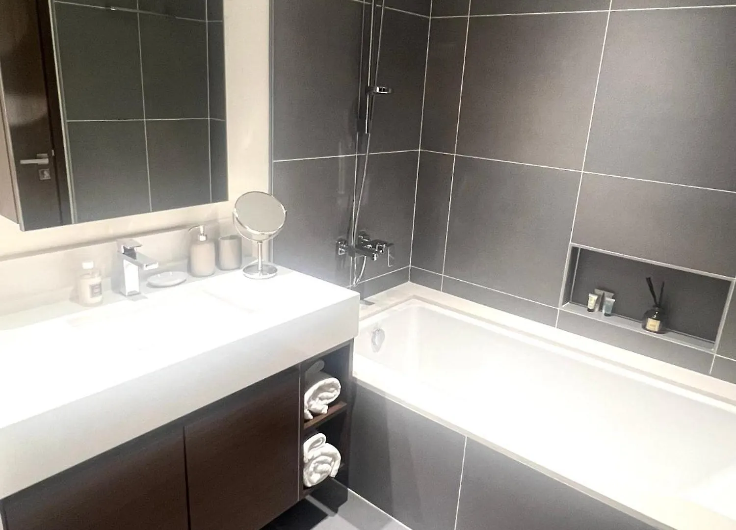 Trendy 1 Bed Apartment- Promenade Living - Dubai Creek Harbour